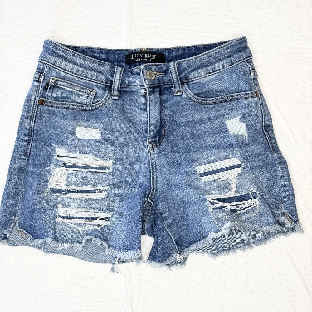 Judy Blue Medium Wash Distressed Denim Shorts Womens S Raw Hem Y2K Festival
